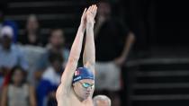 Yüzmede bir olimpiyat rekoru da Leon Marchand kırdı