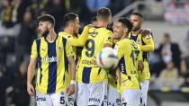 Fenerbahçe golcüleriyle sevindi