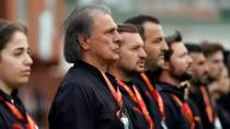 Galatasaray üç yıllık 'şampiyon' hocasına veda etti