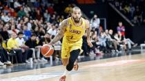 Justin Cobbs bir sezon daha Mersin'de
