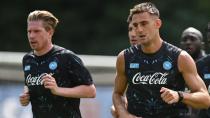 Napoli'den forvet transferi